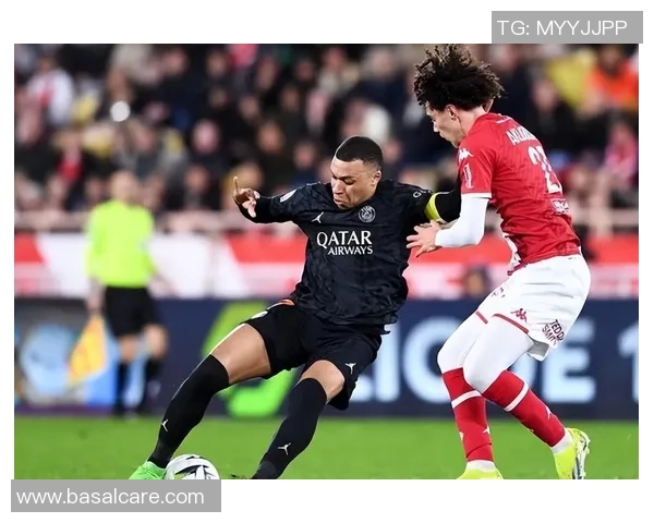 世界杯焦点战：AC米兰与国米激战成平局神扑瞬间引发全场热议