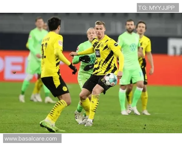 西甲焦点战曼联与多特蒙德互交白卷全场气氛紧张引发热议