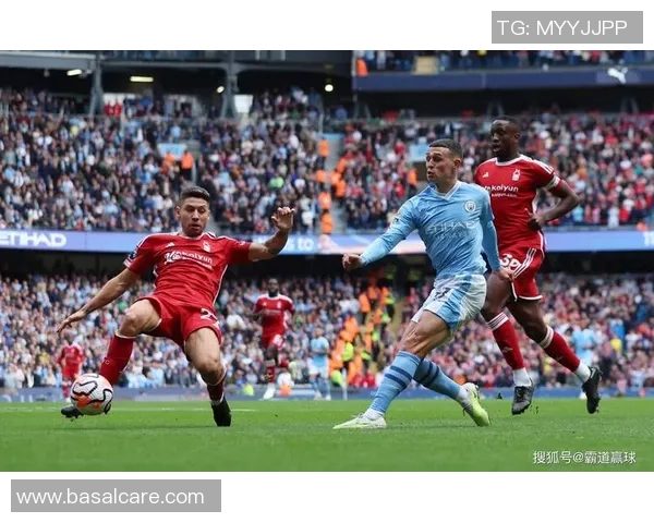 足总杯激战:拜仁小胜曼城红牌争议引发全场热议与战术分析 足总杯激战:拜仁小胜曼城红牌争议引发全场热议与战术分析