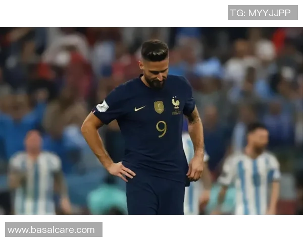 世界杯决赛：AC米兰逆转尤文图斯帽子戏法点燃全场激情解析