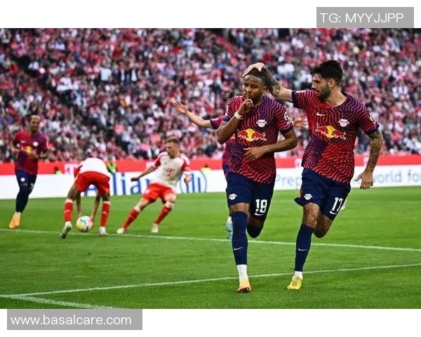 友谊赛拜仁大胜热刺6比2全场沸腾转会传闻再度升温 友谊赛拜仁大胜热刺6比2全场沸腾转会传闻再度升温