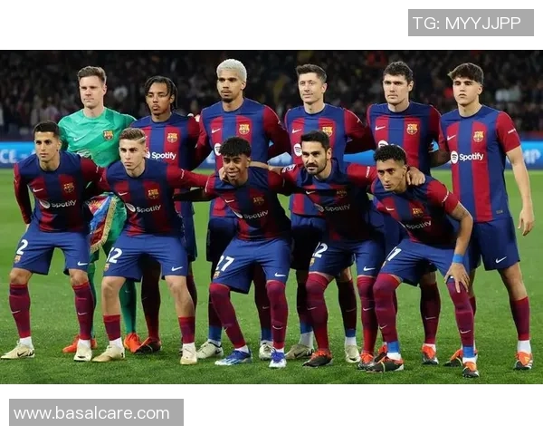 欧冠激战巴萨与巴黎圣日耳曼战平点球大战引发全场狂欢与转会传闻