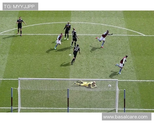 国王杯激战国米与本菲卡互交白卷神扑引发争议判罚引爆全场气氛 国王杯激战国米与本菲卡互交白卷神扑引发争议判罚引爆全场气氛