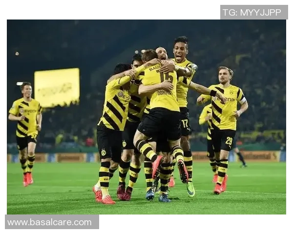 友谊赛激战里昂与多特蒙德1比1平补时争议进球引发全场热议